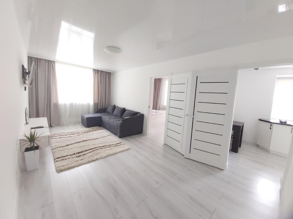 2-Х Комнатная Квартира Taraz Exterior foto